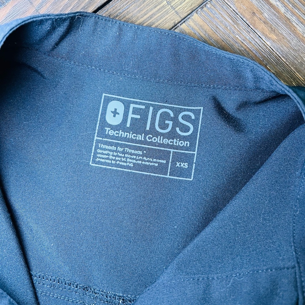 Figs Rafael scrub top - Picture 4 of 4